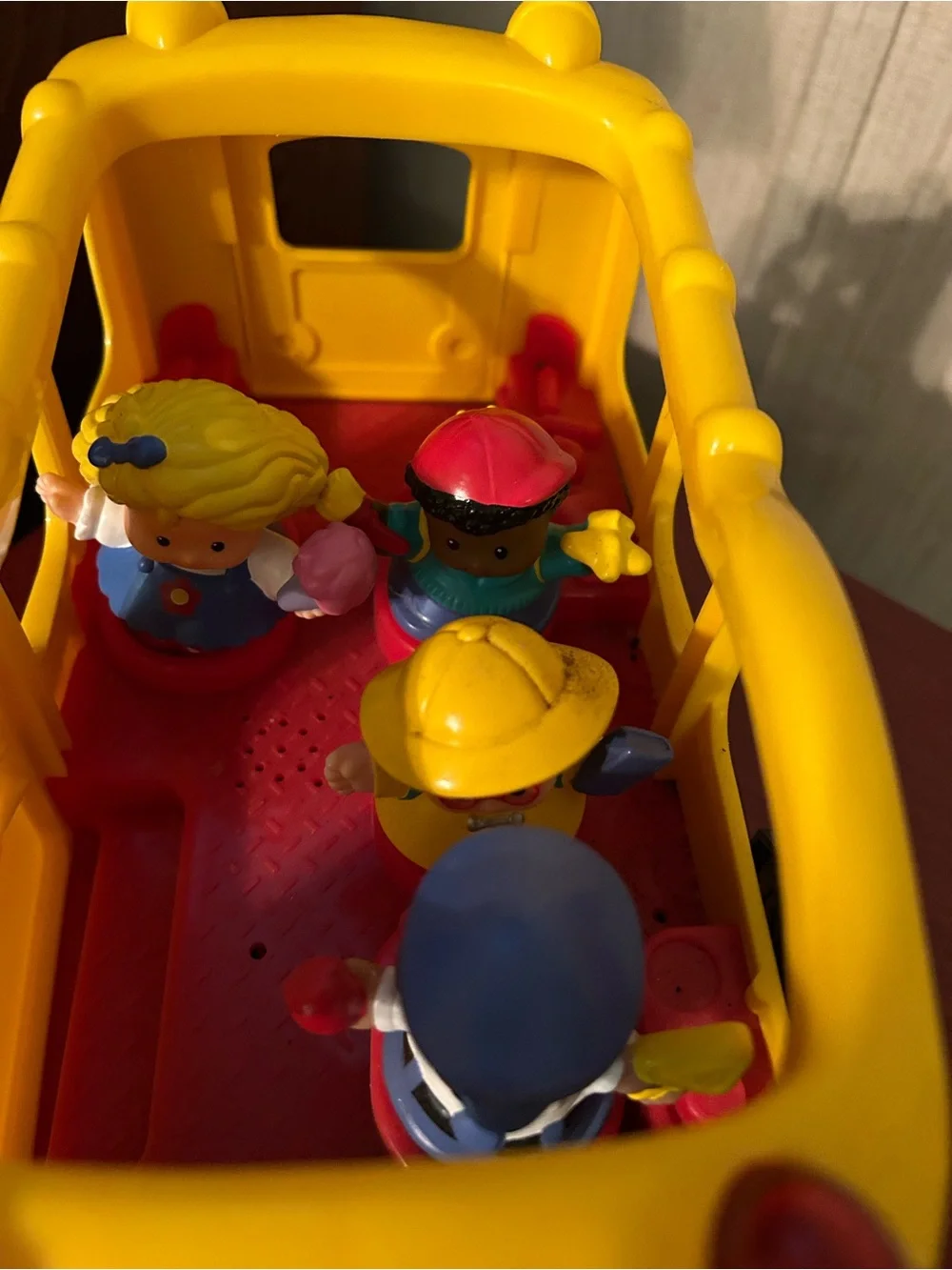 Fisher-Price Yellow Little People Smile-Faced School Bus with Figures